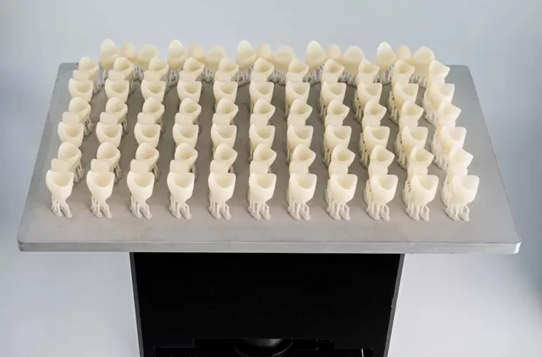 Vương Miện & cầu tạm thời